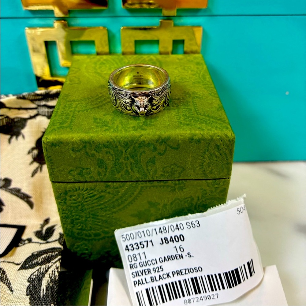 BNWT Gucci gardens silver and black ring